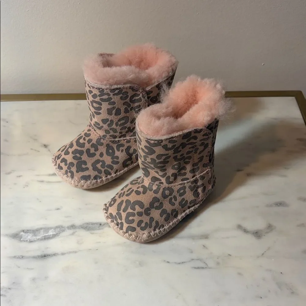 UGG Infant Cassie Leopard booties Genuine Leather and Sheepskin Infant 0/1